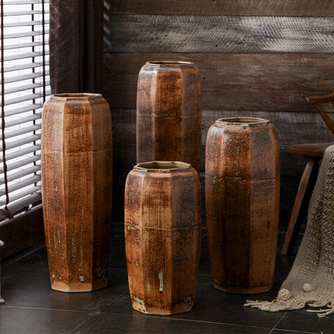 Grand Vase Octogonal Artisanal Effet Bois, présentation de tous les modèles posés au sol sans fleurs.