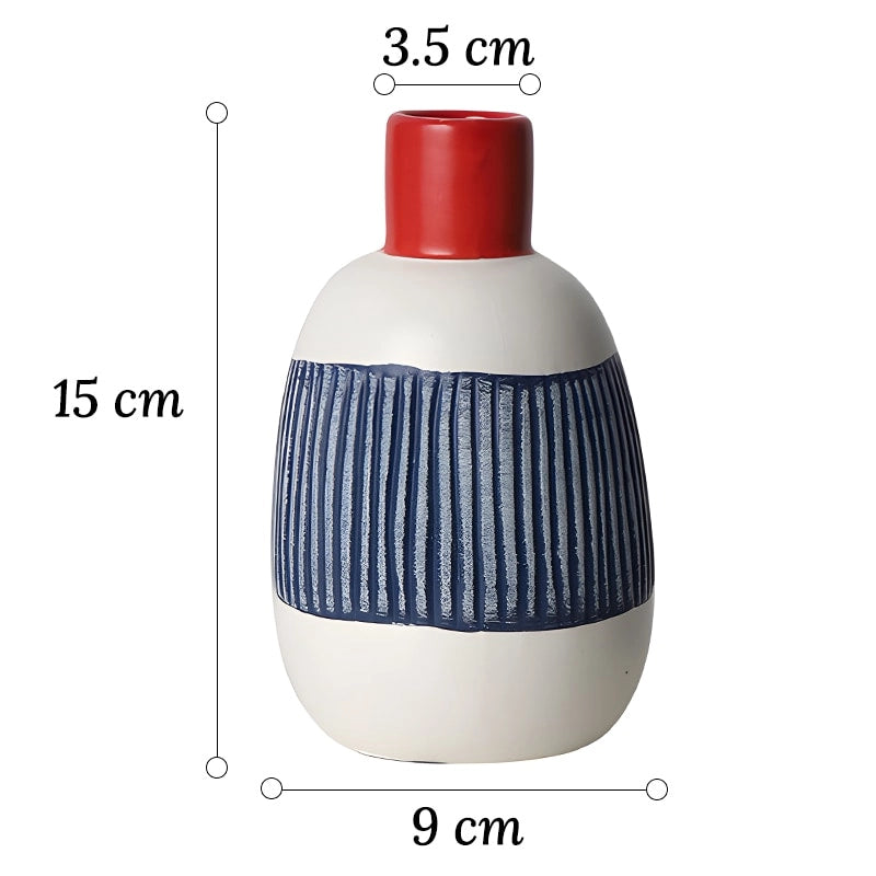 Petit Vase Bleu Blanc Rouge Décoratif en Céramique dimensions sur fond blanc.