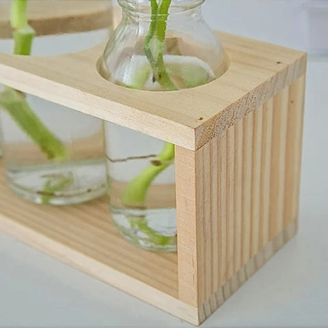 Soliflore avec cadre détails du cadre en bois.