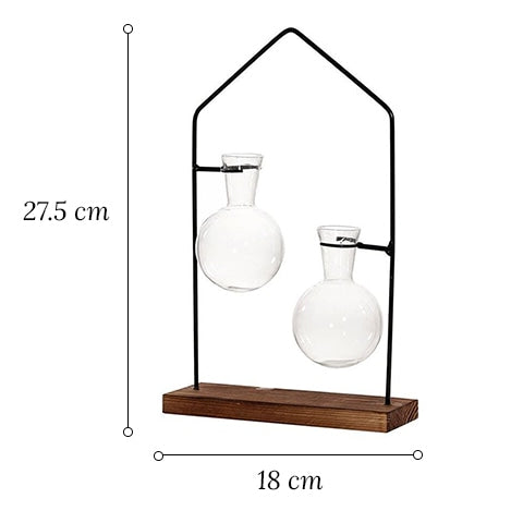 Soliflore boule suspendue encadrement maison en Verre, Fer et Bois dimensions du modèle Duo sur fond blanc.