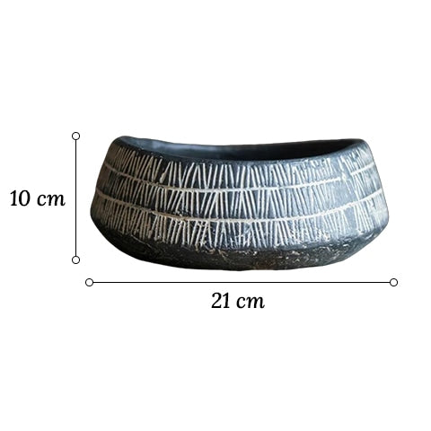 vase d'antan gris foncé strié blanc en céramique dimensions du modèle A sur fond blanc.