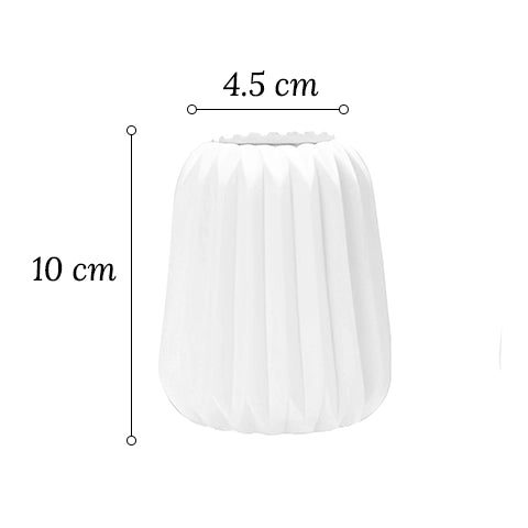 Vase Blanc Décoratif Style Origami en Céramique dimensions du modèle D sur fond blanc.