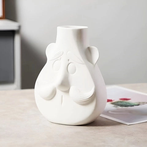 Vase Blanc Visage Monsieur Moustache en céramique présentation sans fleurs.