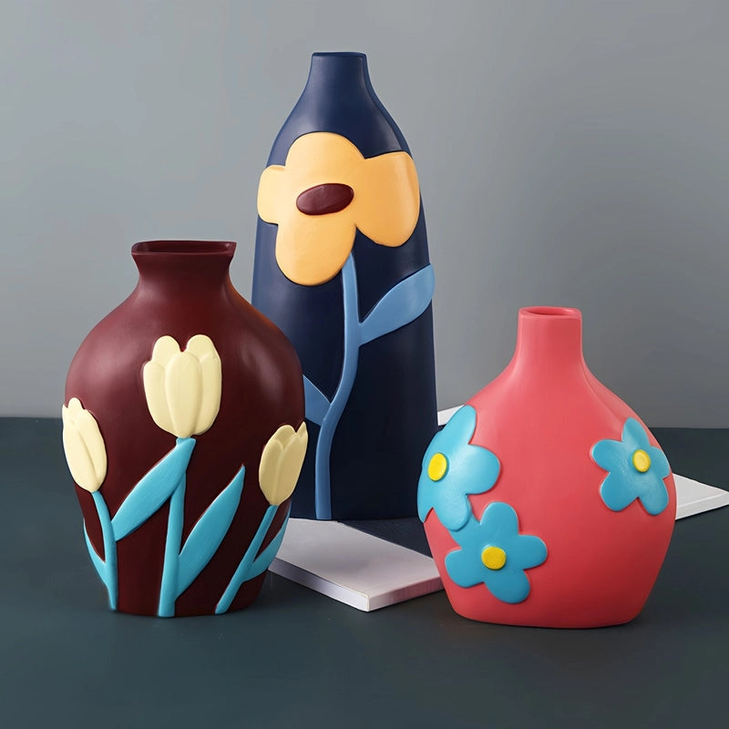 Vase Bohème Peint Motif Fleurs en céramique, présentation de tous les modèles sans fleurs sur une table.