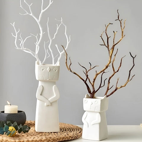 Vase Chat Blanc Design Créatif en Céramique présentation des modèles M et S avec branches séchées sur une table.