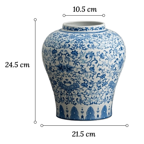 Vase chinois bleu et blanc motif fleurs en Porcelaine dimensions du modèle M sur fond blanc.
