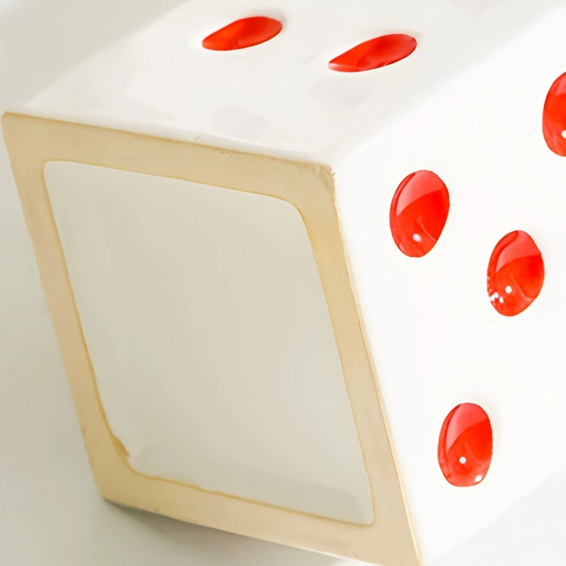 Vase Dés Colorés Superposés, présentation détails du dessous vu de près.