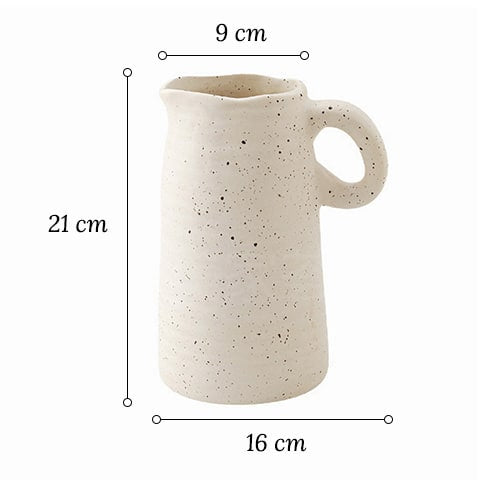 Vase cruche vintage blanc moucheté en céramique dimensions du modèle B sur fond blanc.