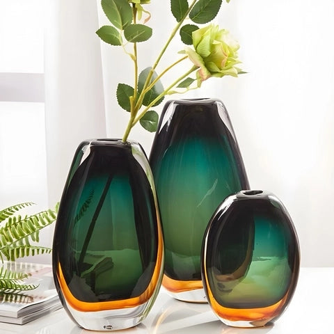 Vase de Luxe en Verre Soufflé Bicolore en Verre présentation des modèles XS, M sans fleurs et S avec fleurs.