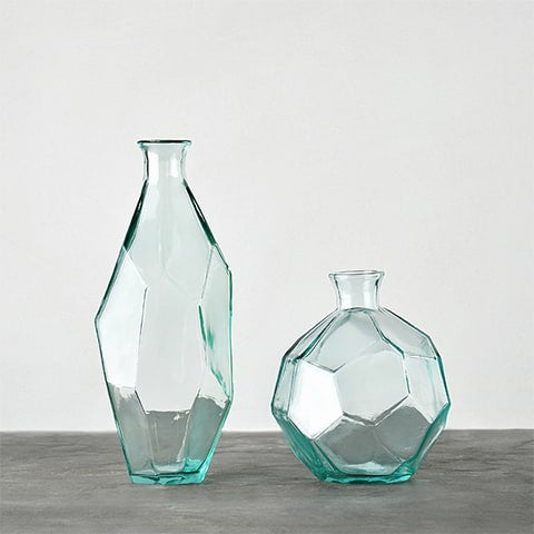 Vase géométrique polygonale transparent en verre présentation des modèles Haut et Rond sans fleurs.
