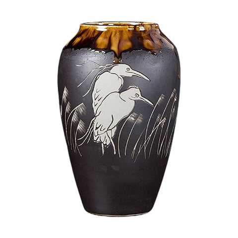 Vase gris anthracite motif oiseaux blancs modèle M sur fond blanc.