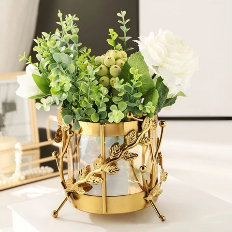 Vase Longiligne Transparent Cerclage Feuilles Dorées en Verre et Métal présentation du modèle S avec bouquet de fleurs