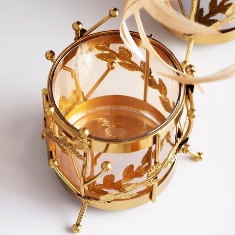 Vase Longiligne Transparent Cerclage Feuilles Dorées en verre et métal présentation du modèle L, vu du dessus.
