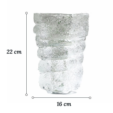 Vase luxueux spirale effet glacier en verre dimensions sur fond blanc.