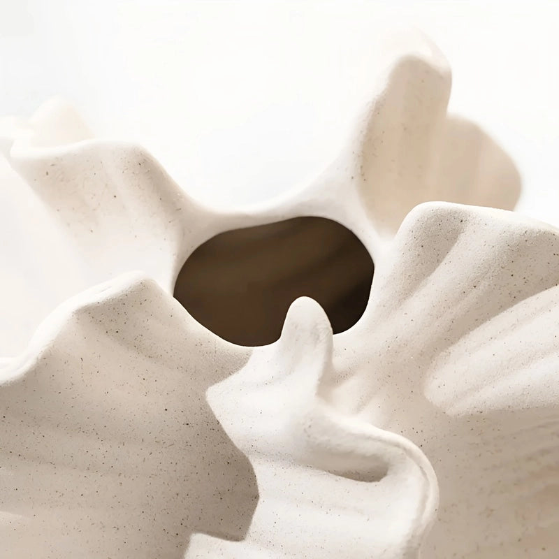 Vase Ondulé Chantilly Style Moderne détails du col.