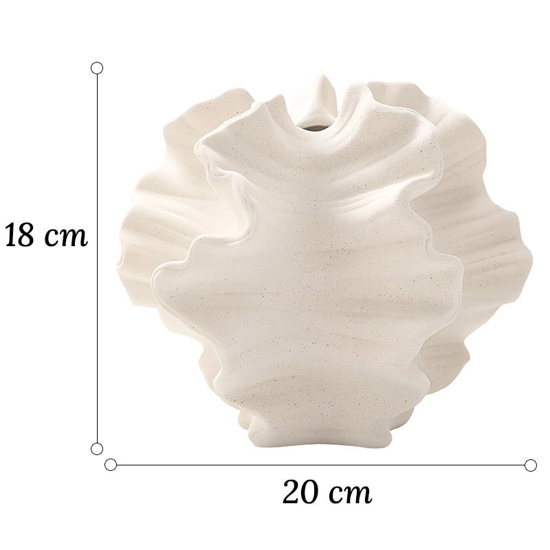 Vase Ondulé Chantilly Style Moderne dimensions du modèle M 18cm sur fond blanc.