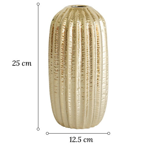 Vase ovalisé couleur doré en céramique dimensions du modèle L sur fond blanc.