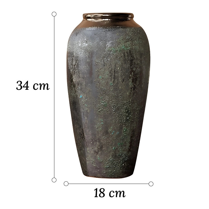 Vase Ovoïde en Grès Vieilli Finition Patinée Col Bronze dimensions du modèle L 34cm sur fond blanc.