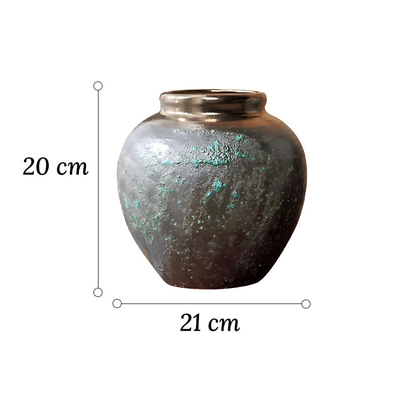 Vase Ovoïde en Grès Vieilli Finition Patinée Col Bronze dimensions du modèle S 20cm sur fond blanc.