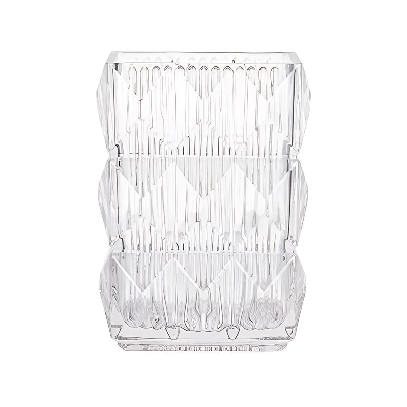 Vase Rectangulaire Rayé à Facettes, présentation sans fleurs sur fond blanc.