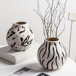 Vase Rond Blanc Motifs Décoratifs - Vignette | Vase Cute