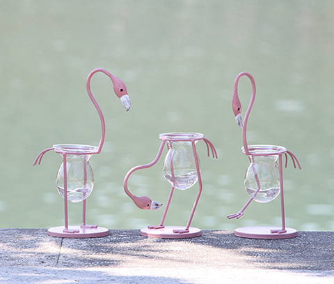 Vase Soliflore Flamant Rose en Verre et fer, styles A, B et C sans plantes.