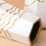 Vase Sophistiqué Polygone Blanc et Doré - Vignette | Vase Cute