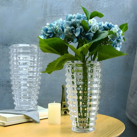 Vase Transparent Design Élégant en Verre présentation des modèles Grand avec bouquet de fleurs bleues et petit sans fleurs.