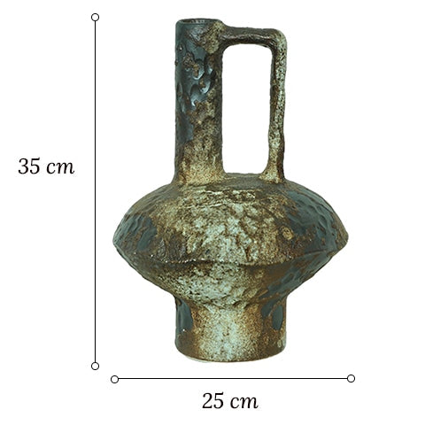 Vase vieilli style antique en céramique dimensions des modèles A sur fond blanc.