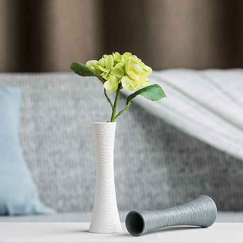 Soliflore blanc ou gris présentation couleur Blanc avec fleurs et Gris couché sans fleurs.