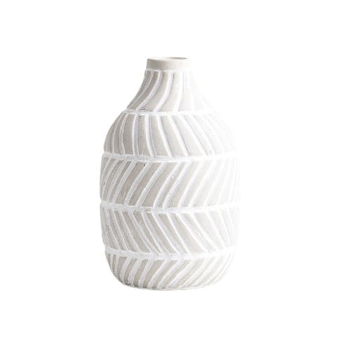 modèle Blanc & Blanc crème sur fond blanc
