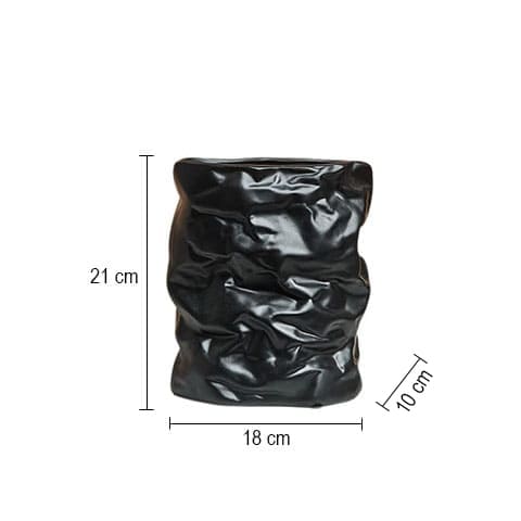 Vase artisanal effet papier froissé noir ou blanc en Céramique dimensions modèles Noir & Blanc