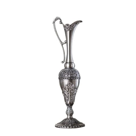 Vase carafe design rétro artisanal en métal couleur argent style B.