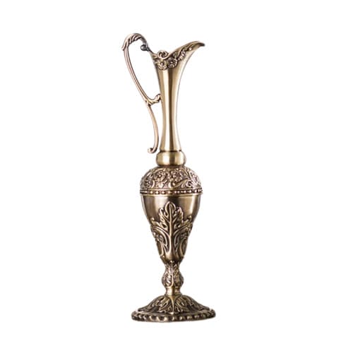 Vase carafe design rétro artisanal en métal couleur doré style B.