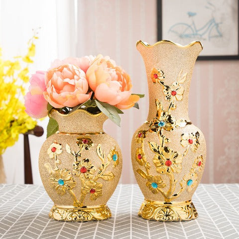 Vase chic relief floral couleur or modèles A 19cm avec fleurs et B 32cm