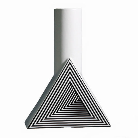 Vase créatif ligne géométrique effet hypnotique en Céramique style Triangle.