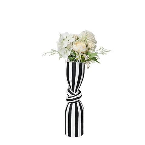 Vase noir et blanc présentation avec bouquet de fleurs modèle Petit.