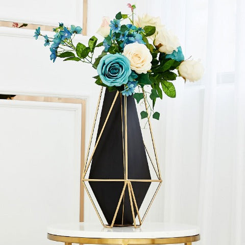 Vase géométrique Noir & Or en Métal & fer forgé luxueux taille L avec fleurs