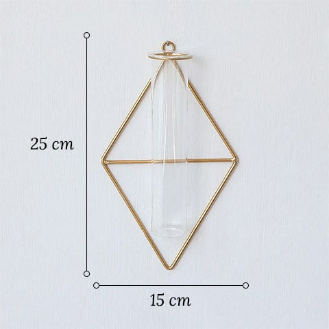 Soliflore cadre mural géométrique en verre et fer forgé dimensions du modèle Prismatique.