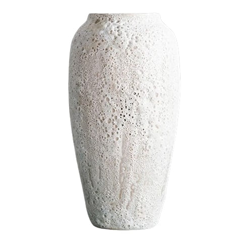 Vase céramique artisanale effet pierre poreuse modèle L sur fond blanc