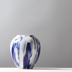 Vase Artistique Blanc aux Motifs Bleus Peint à la Main - Vignette | Vase Cute
