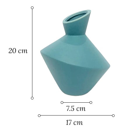 Vase asymétrique nordique en céramique modèle Vert avec dimensions sur fond blanc