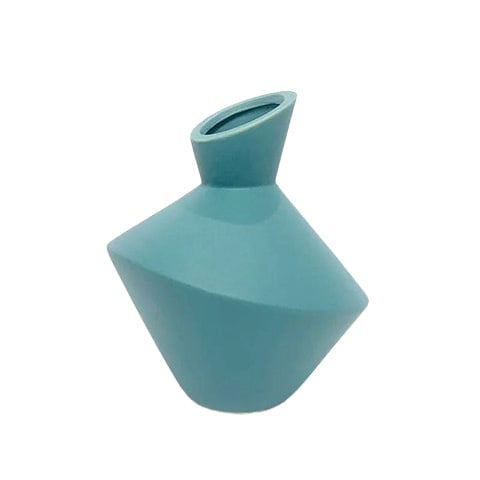 Vase asymétrique nordique en céramique présentation du modèle Vert sur fond blanc