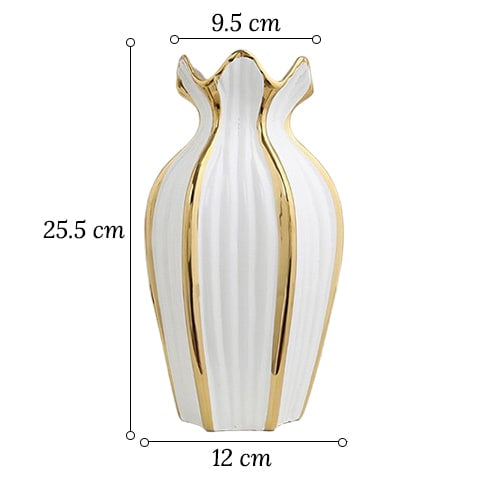 Vase blanc design chaloupé lignes dorées en céramique dimensions sur fond blanc M