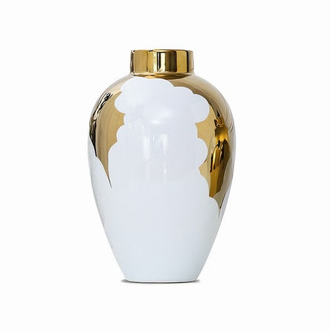 Vase blanc et or motif feuilles de houx présentation du modèle Grand sans fleurs sur fond blanc