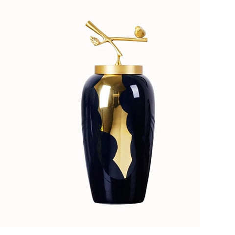 Vase bleu et or moderne luxueux modèle M sur fond blanc