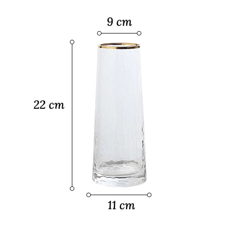 Vase conique chic opalisé col doré en verre dimensions du modèle B sur fond blanc