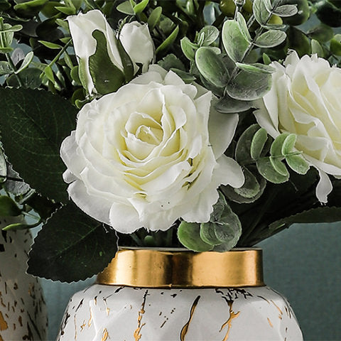 Vase créatif blanc doré effet marbre détails col du vase