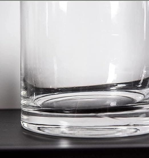 Vase cylindrique transparent décoratif transparent en verre présentation pied du vase