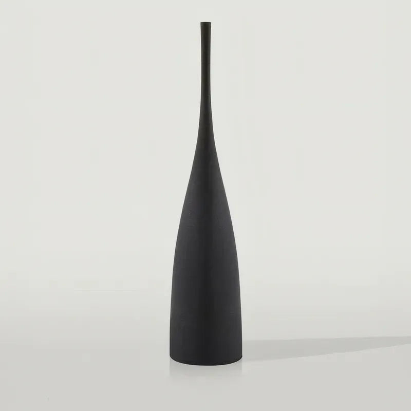 Vase Design Moderne Noir ou Blanc présentation du modèle noir grand sans fleurs.